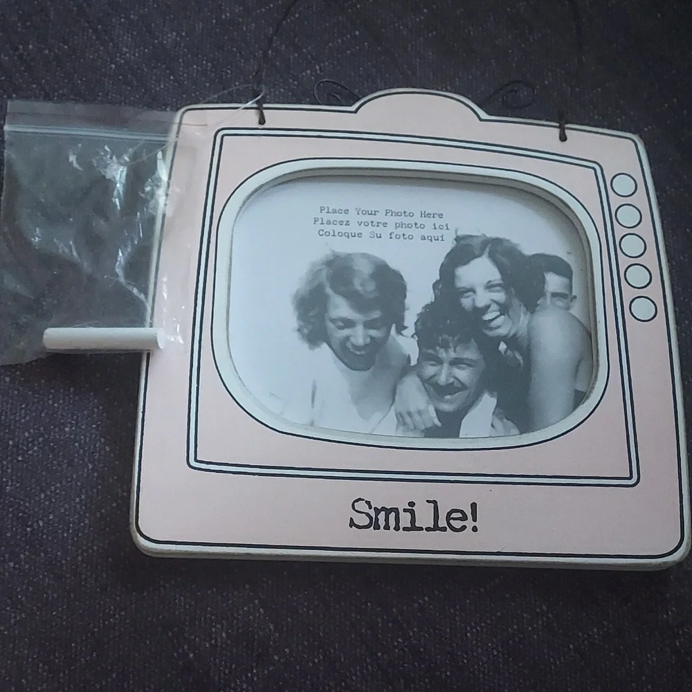TV frame  pink white  